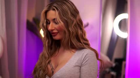 Snapshot of avashay chatting on 03-02-25, 11:09 Carina online show from 03-02-25, 11:09