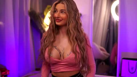 Snapshot of avashay chatting on 03-04-25, 11:11 Carina online show from 03-04-25, 11:11