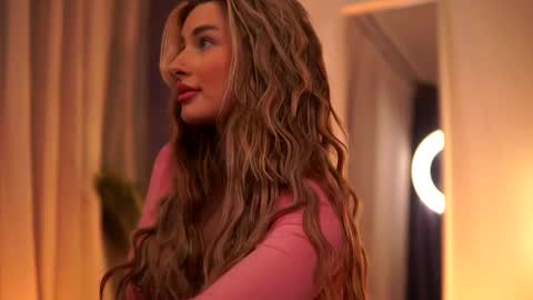 Snapshot of avashay chatting on 03-05-25, 02:14 Carina online show from 03-05-25, 02:14