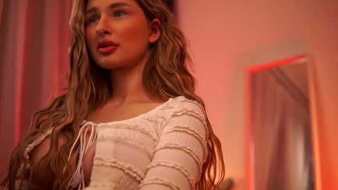 Snapshot of avashay chatting on 03-06-25, 01:58 Carina online show from 03-06-25, 01:58