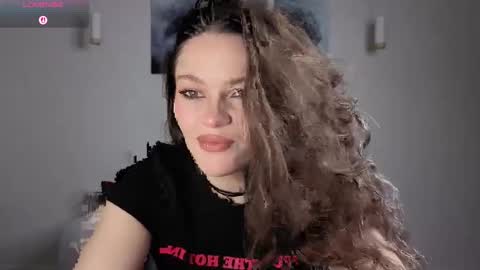 Snapshot of avelinehowo_uwu chatting on 05-20-26, 06:36 Aveline online show from 05-20-26, 06:36
