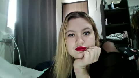 Snapshot of avery_doll21 chatting on 06-23-26, 06:06 Avery Doll online show from 06-23-26, 06:06