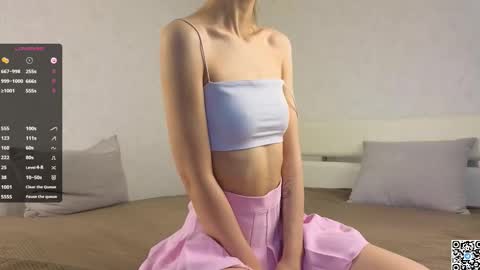 Snapshot of avgustajemes chatting on 11-20-25, 06:13 Lucy online show from 11-20-25, 06:13