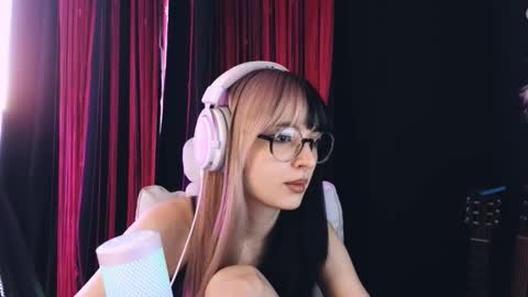 Avriel online show from 03-25-26, 12:22