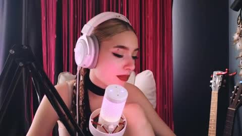 Avriel online show from 05-31-26, 03:47