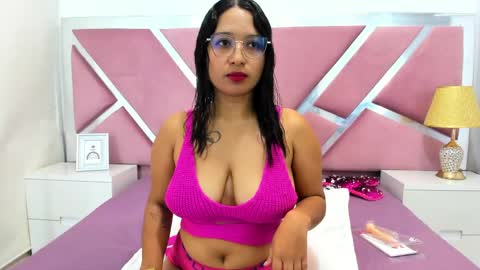 Hot Avie online show from 04-16-26, 08:42