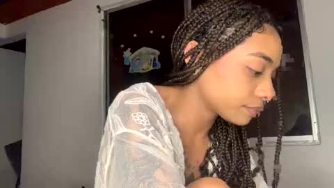 Snapshot of avril_jackson chatting on 02-21-25, 12:27 Avril online show from 02-21-25, 12:27