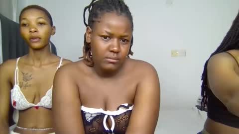 Snapshot of avril_lily chatting on 02-10-26, 02:04 Avril online show from 02-10-26, 02:04