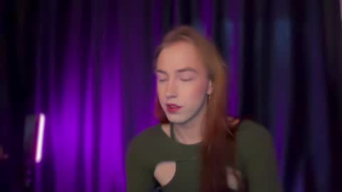 avril_pearly_ online show from 02-10-26, 11:36