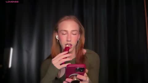 Snapshot of avril_pearly_ chatting on 05-22-26, 10:43 avril_pearly_ online show from 05-22-26, 10:43