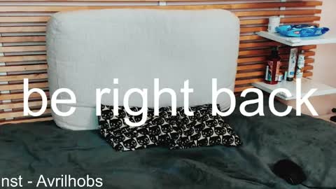 Avril online show from 04-11-26, 08:02