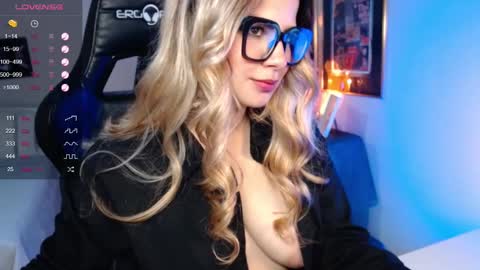 Avrill Morgan online show from 03-07-25, 07:38