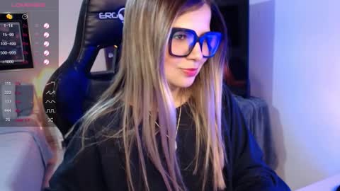 Avrill Morgan online show from 10-12-25, 08:41