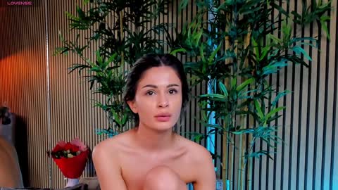 Snapshot of avrillcyrux chatting on 01-20-25, 10:40 AVRILL CYRUX online show from 01-20-25, 10:40