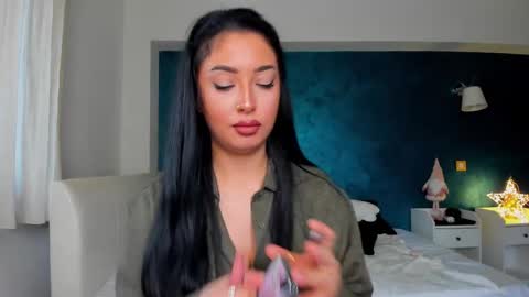 Snapshot of awesome_jolie chatting on 03-12-25, 06:40 Jolie online show from 03-12-25, 06:40