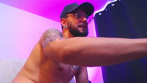 Independiente Model online show from 10-31-25, 07:26