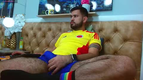 Snapshot of axel_castillo21 chatting on 01-15-26, 06:29 Axel online show from 01-15-26, 06:29