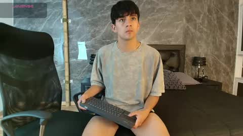 Snapshot of axel_draven chatting on 04-27-26, 12:14 axel_draven online show from 04-27-26, 12:14