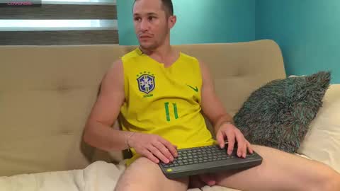 Snapshot of axel_fairchaild chatting on 10-08-25, 02:36 Axel Fairchaild online show from 10-08-25, 02:36