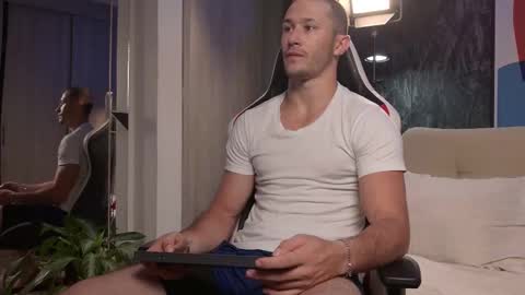 Snapshot of axel_fairchaild chatting on 11-19-25, 12:05 Axel Fairchaild online show from 11-19-25, 12:05