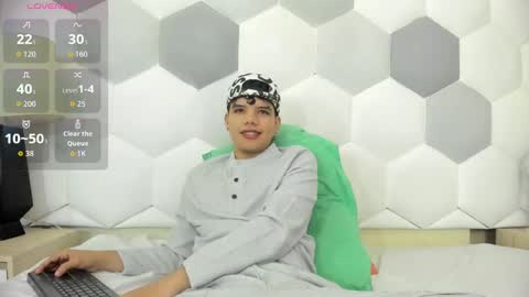 Axel Forte online show from 10-27-25, 01:48