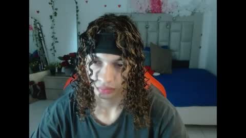 Axel online show from 06-19-26, 12:59