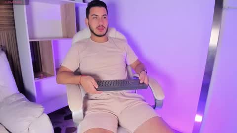axel_grey_ online show from 10-13-25, 12:49