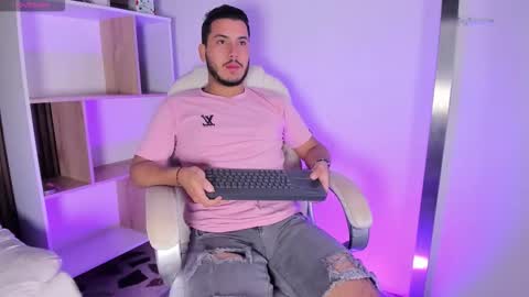 axel_grey_ online show from 10-15-25, 12:27