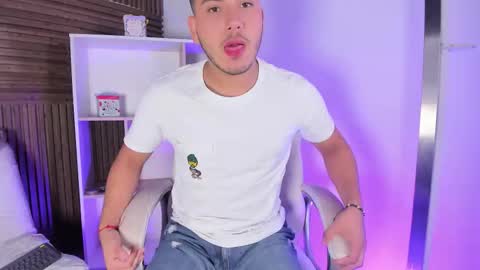 axel_grey_ online show from 10-21-25, 12:17