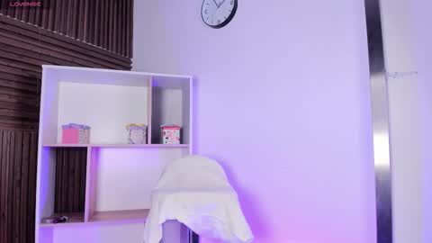 axel_grey_ online show from 11-05-25, 01:00