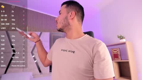 axel_grey_ online show from 01-08-26, 12:29