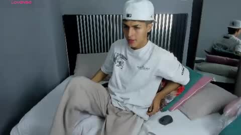 Snapshot of axel_mendoza_ chatting on 07-03-26, 08:26 A X E L online show from 07-03-26, 08:26