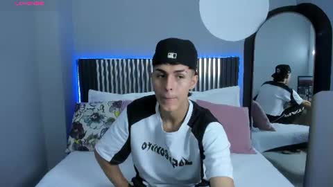 Snapshot of axel_mendoza_ chatting on 07-08-26, 08:24 A X E L online show from 07-08-26, 08:24