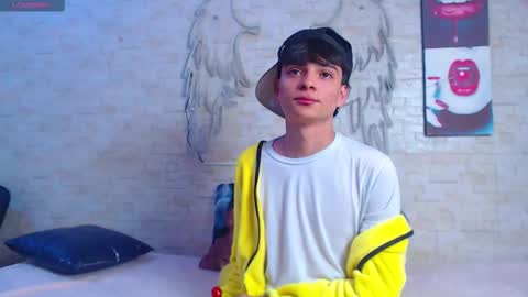 axel_milo_and_kairo online show from 03-15-26, 12:27