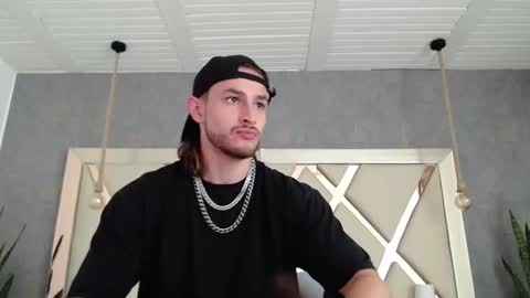 Axel  online show from 07-08-26, 12:20
