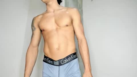 axel_rosse2 online show from 11-09-25, 12:09