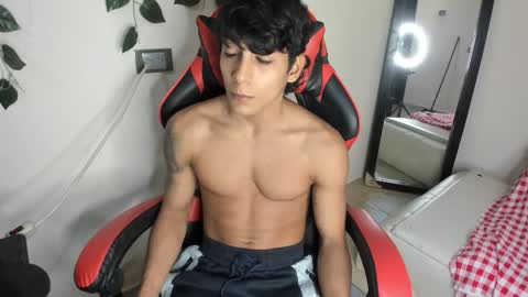 axel_rosse2 online show from 11-14-25, 10:29