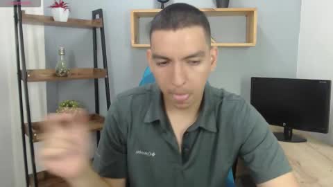 Snapshot of axel_stones_ chatting on 10-20-25, 01:44 axel_stones_ online show from 10-20-25, 01:44