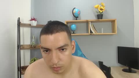 Snapshot of axel_stones_ chatting on 10-22-25, 02:39 axel_stones_ online show from 10-22-25, 02:39