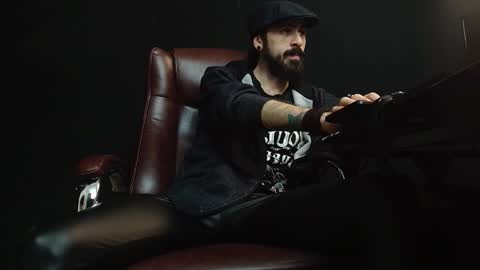 Snapshot of axelcolton chatting on 01-11-25, 05:52 AxelColton online show from 01-11-25, 05:52