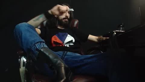 Snapshot of axelcolton chatting on 01-12-25, 05:45 AxelColton online show from 01-12-25, 05:45