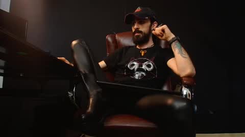 Snapshot of axelcolton chatting on 01-15-25, 01:20 AxelColton online show from 01-15-25, 01:20