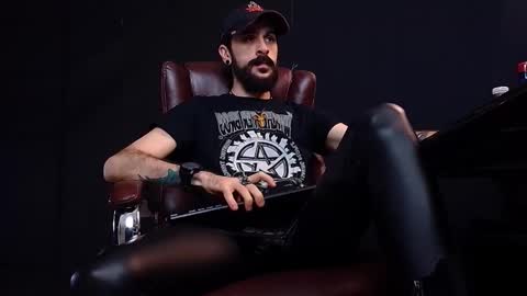 Snapshot of axelcolton chatting on 01-20-25, 06:31 AxelColton online show from 01-20-25, 06:31