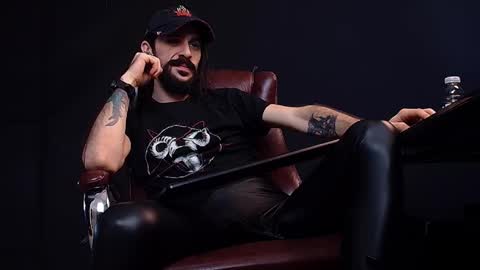 Snapshot of axelcolton chatting on 01-20-25, 09:35 AxelColton online show from 01-20-25, 09:35