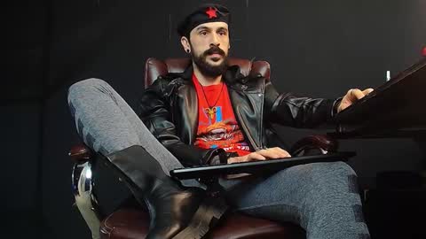 Snapshot of axelcolton chatting on 01-21-25, 06:54 AxelColton online show from 01-21-25, 06:54