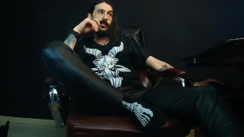 Snapshot of axelcolton chatting on 01-24-25, 11:15 AxelColton online show from 01-24-25, 11:15