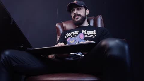 Snapshot of axelcolton chatting on 01-28-25, 10:34 AxelColton online show from 01-28-25, 10:34