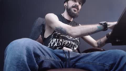 Snapshot of axelcolton chatting on 02-05-25, 10:08 AxelColton online show from 02-05-25, 10:08