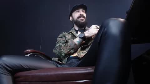 Snapshot of axelcolton chatting on 02-19-25, 06:22 AxelColton online show from 02-19-25, 06:22