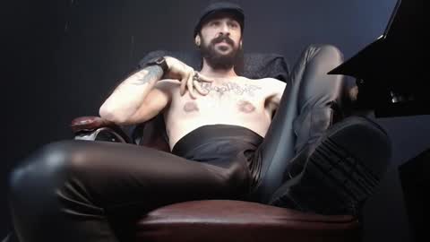 Snapshot of axelcolton chatting on 02-19-25, 12:33 AxelColton online show from 02-19-25, 12:33